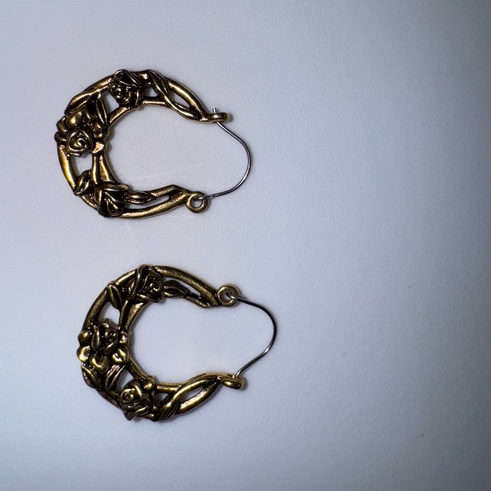 Elegant Gold-Tone Hoop Earrings